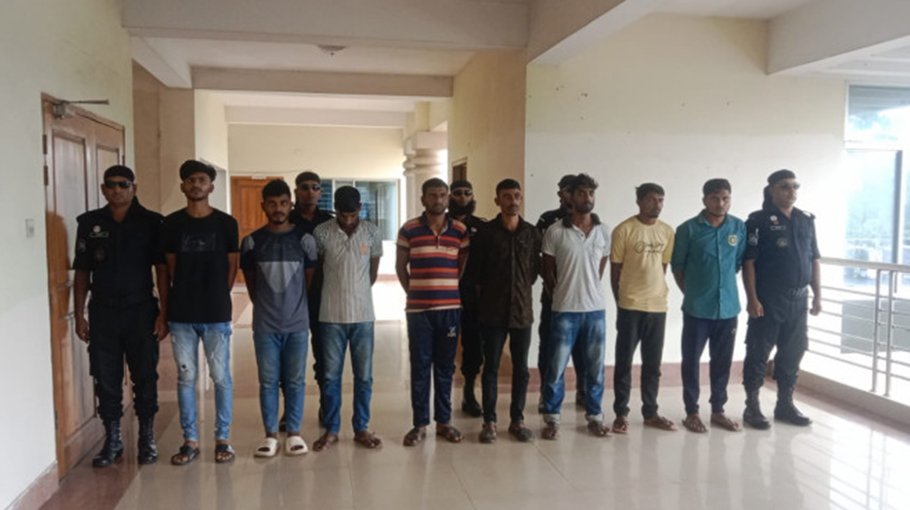 RAB arrest 8 pirates, seize arms in Sundarban