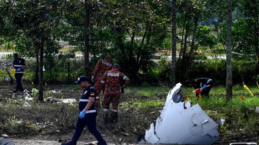 10 killed in light plane crash on street in Malaysia - Bangladesh Post