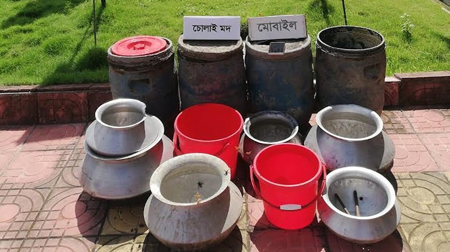 Two held with 2,050-litre liquor in Rajshahi