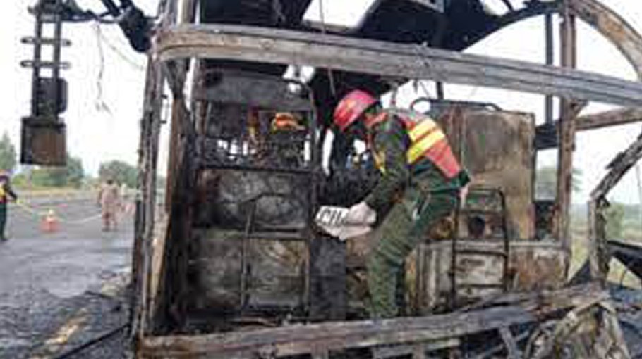 18 burned to death, 11 workers, killed in bomb attack in Pakistan