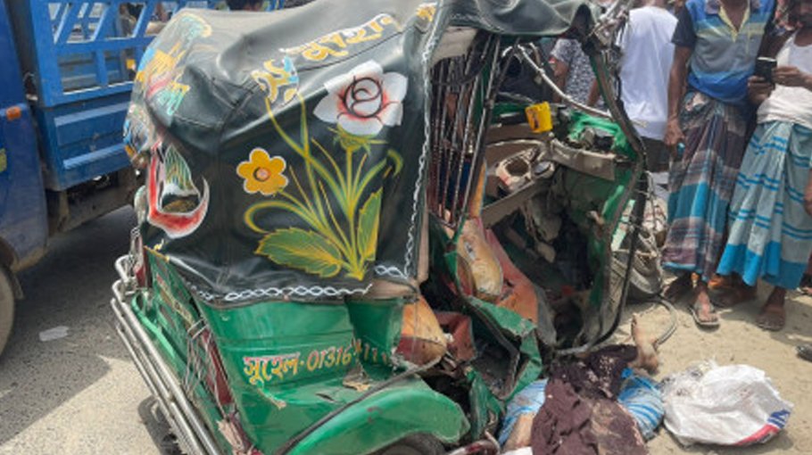 Four killed in Brahmanbaria   road accident