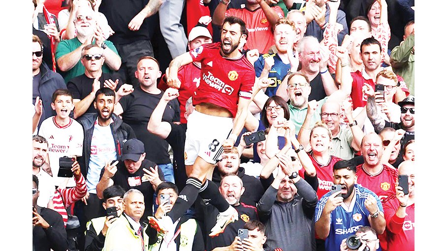 Man Utd rally to beat Forest,  Arsenal held by 10-man Fulham