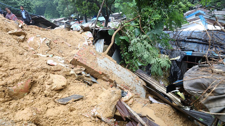 Ctg landslide kills father and baby 