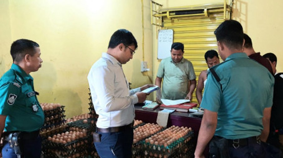Crackdown on egg syndicates in Ctg: Traders halt  sale sine die