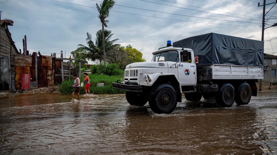 Florida orders evacuations ahead of ‘extremely  dangerous’ Idalia 