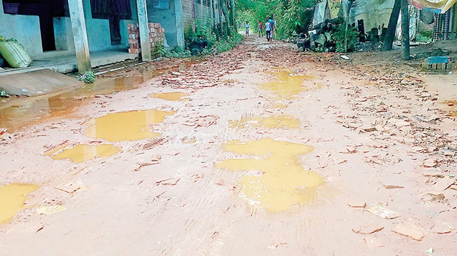 Commuters suffer as Boalkhali road in a shambles