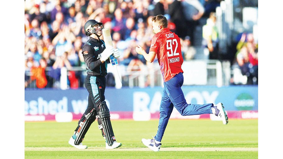 Carse strikes on debut as England beat NZ