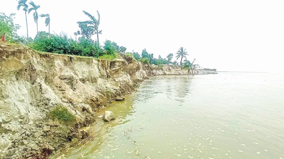 Water level on rise in Jamuna River, triggers fears of erosion