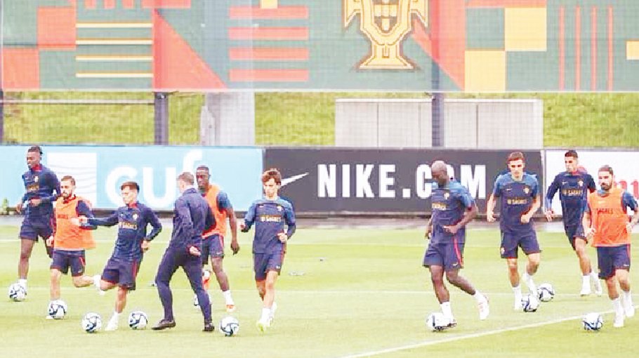 Euro 2024 qualifying kicks back into action with heavyweights 