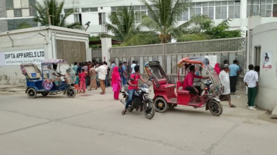 Six hurt as RMG workers, security guards clash in Savar