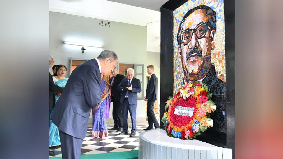 Russian FM Lavrov Calls On PM Hasina, Pays Tribute To Bangabandhu ...