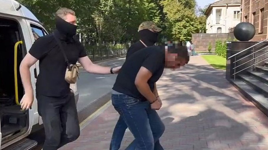 Russia detains man accused of plotting Crimea bombing
