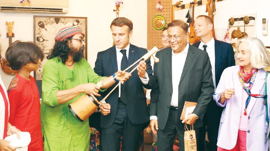 French President Macron enjoys Bangladeshi music