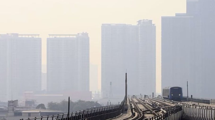 Breathless Indonesians irate over pollution crisis