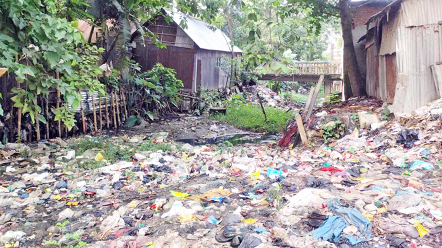 Pollution, encroachment choke Kalandi canal