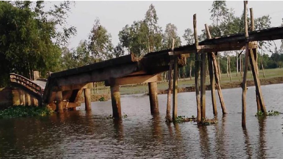 Bridge over canal in Kurigram: No renovation since 2016
