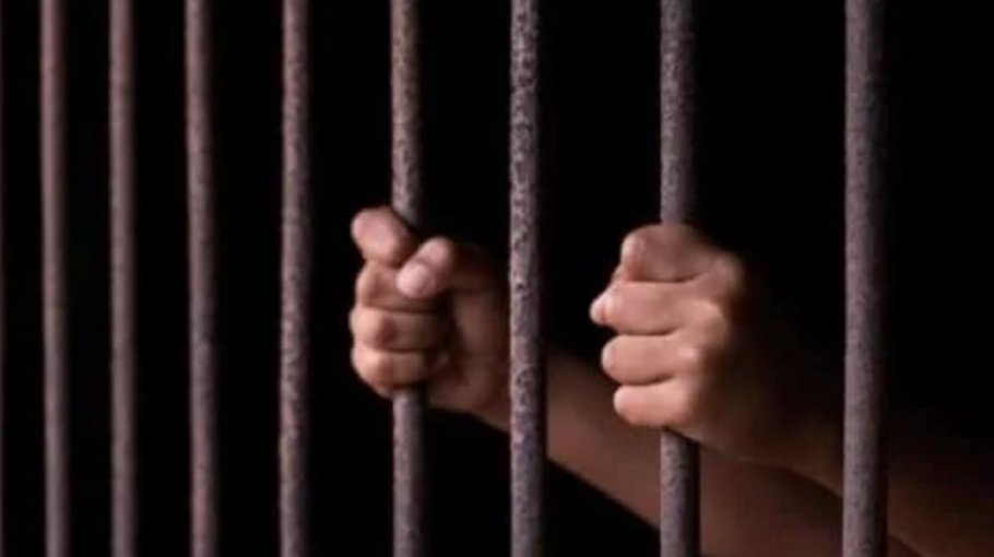 2 cops, 3 cohorts sent to jail 