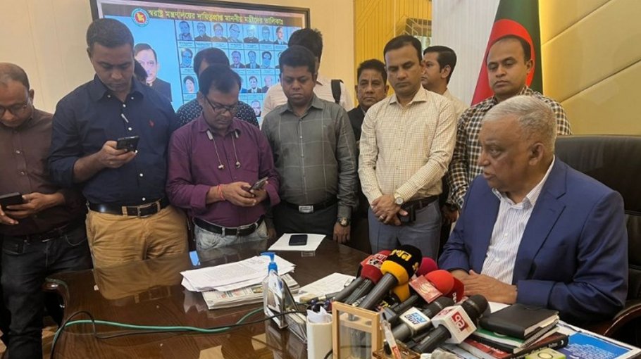 There are legal complications in sending Khaleda abroad