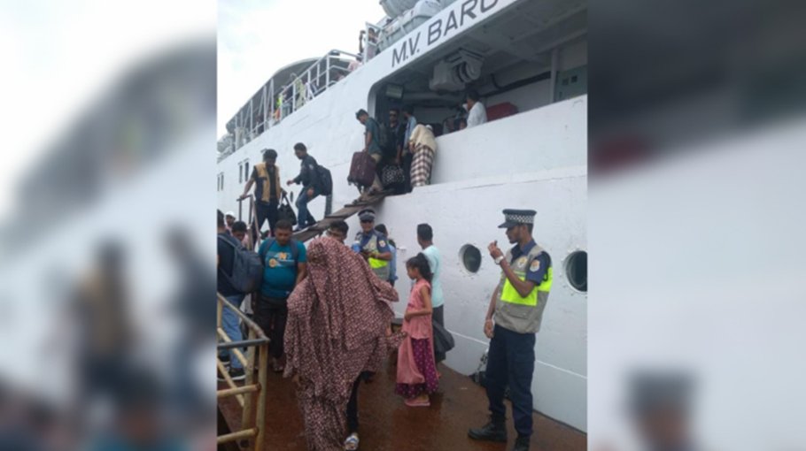 Stranded tourists return from Saint Martin’s 