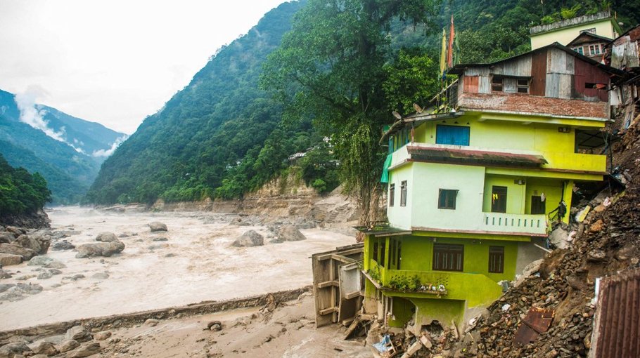 Indian flood toll up to 77 as waters recede