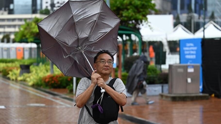 HK halts trading, closes schools post-typhoon