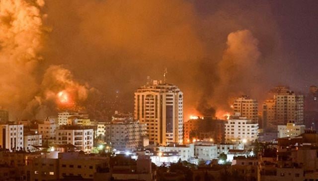 Hamas threatens hostages as Israel tightens Gaza siege