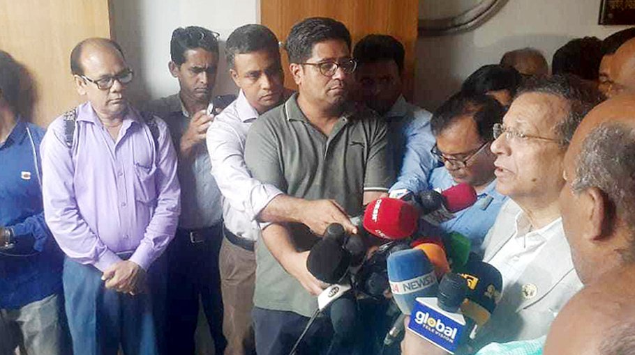 ‘PM to take decision on size of polls-time govt’
