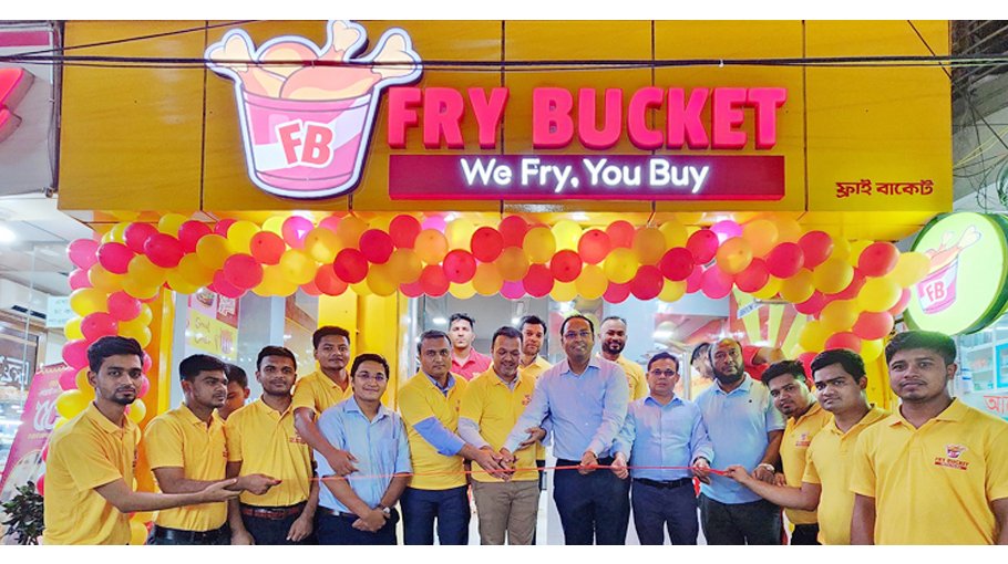 Fry Bucket opens outlet at Banasree