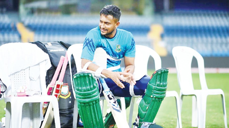 Shakib returns home