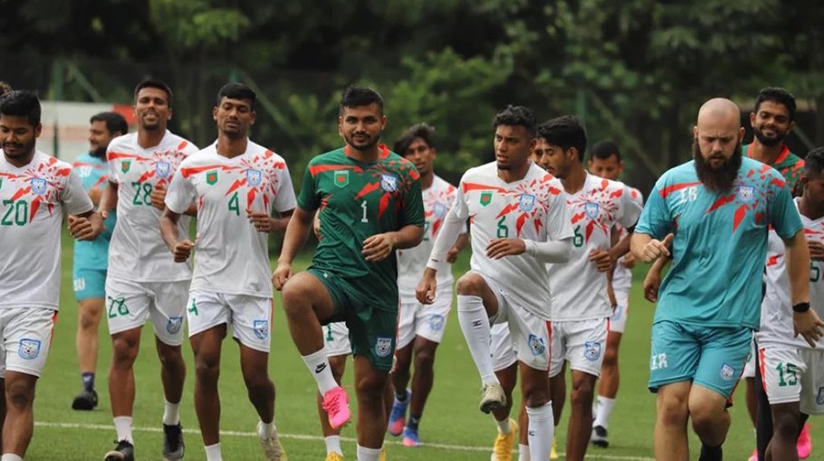 Booters to join nat’l camp today