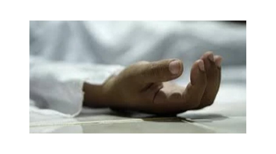Elderly man dies as train hits   him in Ctg
