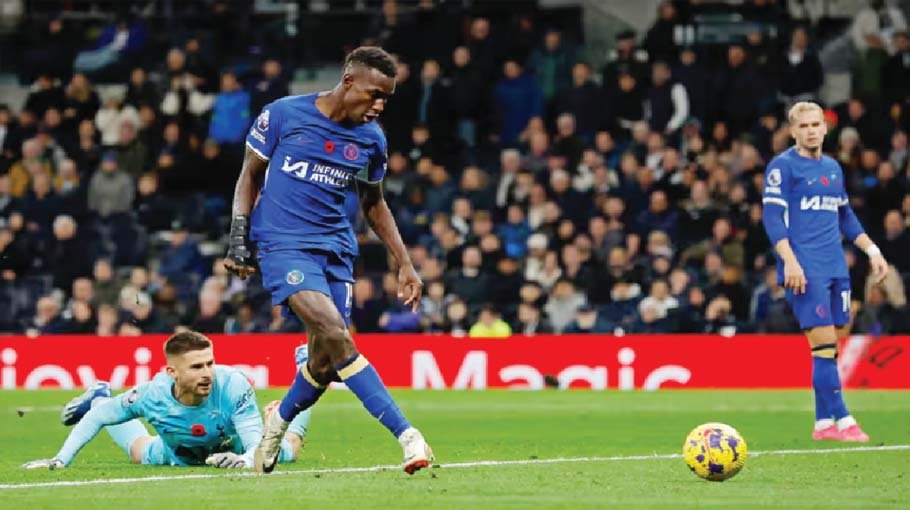 Jackson’s hattrick fires Chelsea  to win over nine­­-man Spurs