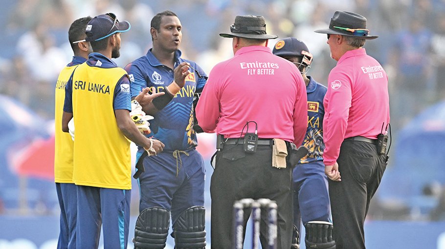 MCC backs umpires in Mathews 'time-out' furore