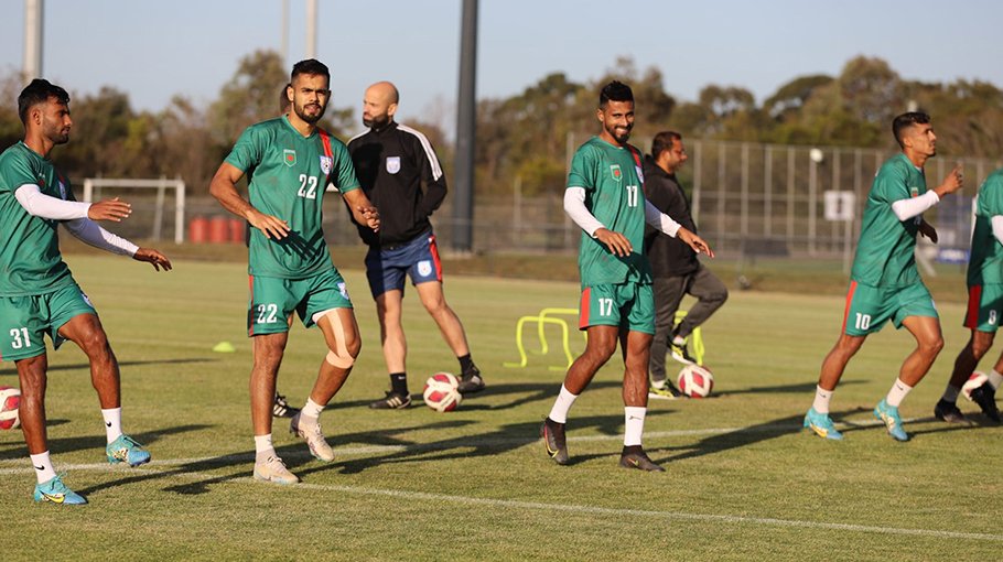 Bangladesh face off tough  challenge of Australia