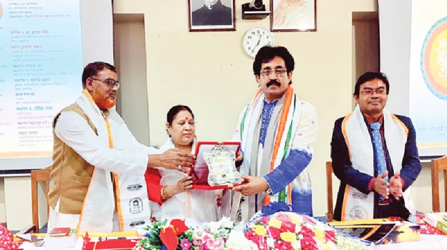 Dr. Soumitra Shekhar wins ‘Dinesh-Rabindra Patra’ Sommanona award 2023