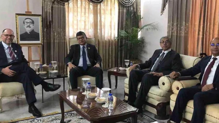 Masud, Haas   discuss ongoing developments