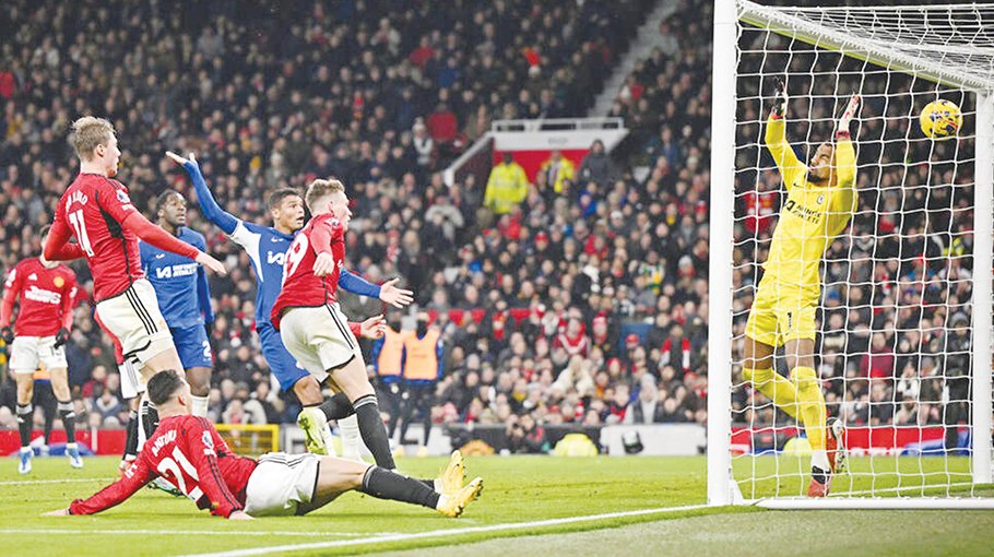 United edge past Chelsea in high-voltage clash