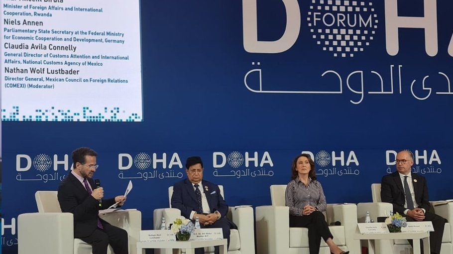 Momen highlights Bangladesh's covid vaccine management 