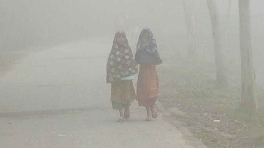 Cold wave disrupts life in Kurigram
