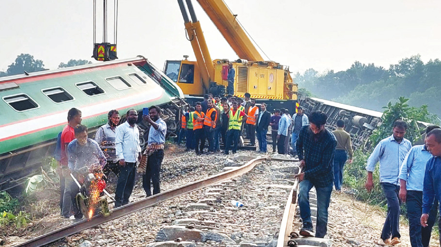 Train Under Terror Attack - Bangladesh Post