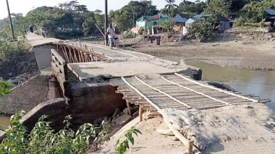 20 villagers in Sunamganj  suffer for shabby road