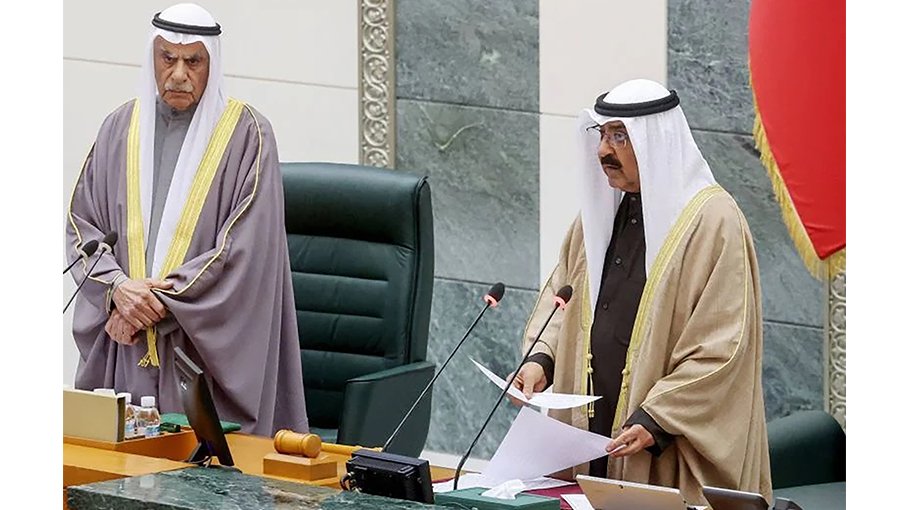 Kuwait emir rebukes parliament, cabinet in inaugural speech