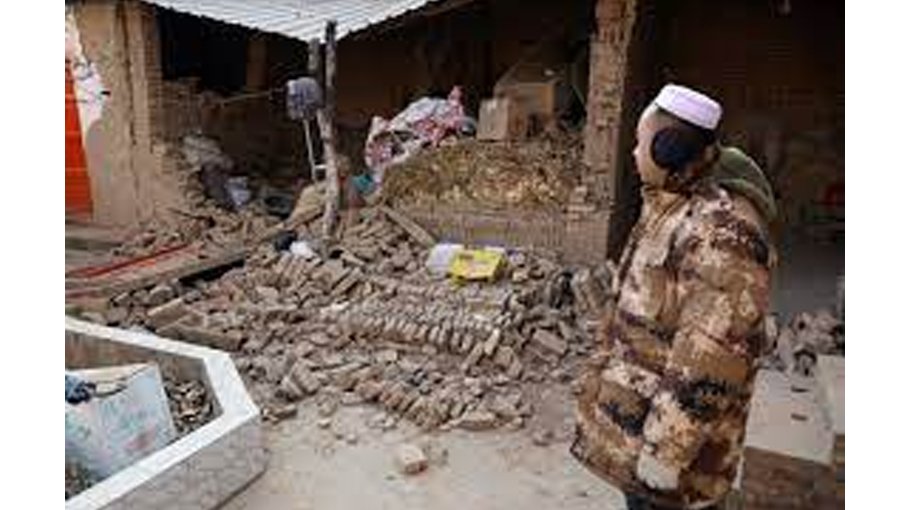 China in ‘race against time’ to shelter quake victims from winter