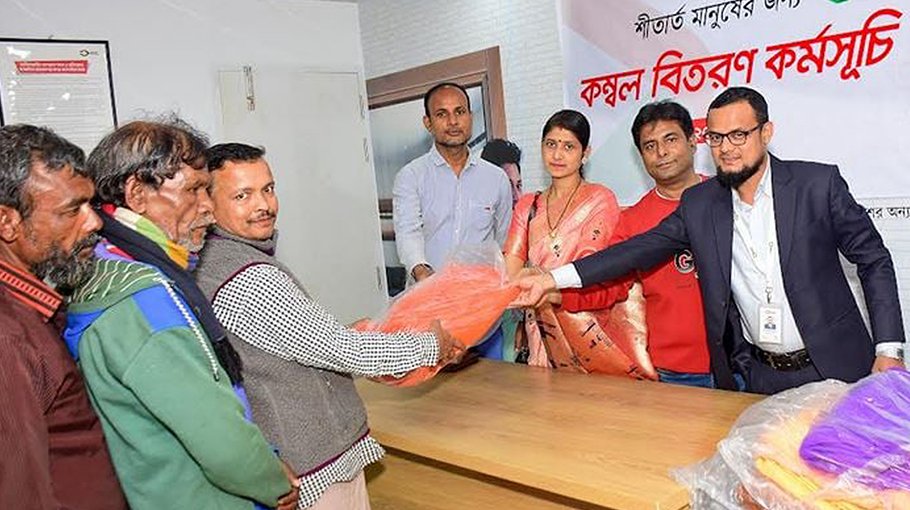 2700 families get blankets in Jamalpur, Gaibandha