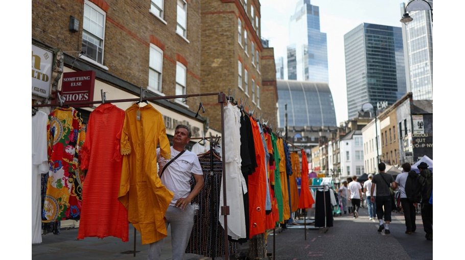 UK economy shrinks in third quarter as election looms