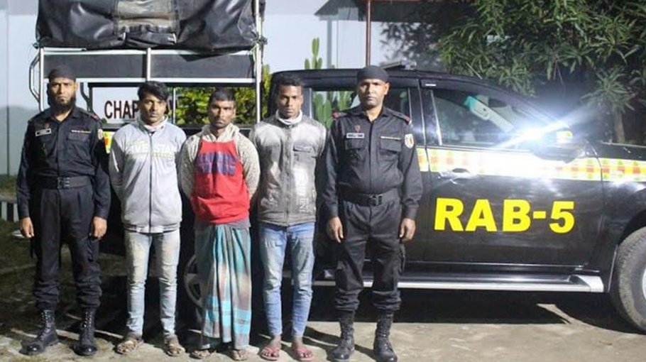 3 held with 323 bottle phensidyl in C'nawabganj