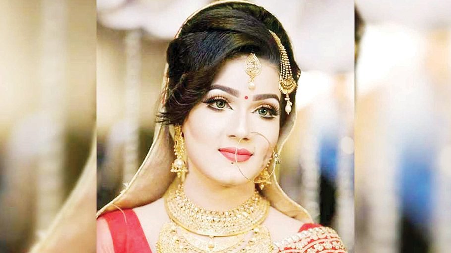 Film Star Mahiya Mahi fined for violating   code of conduct