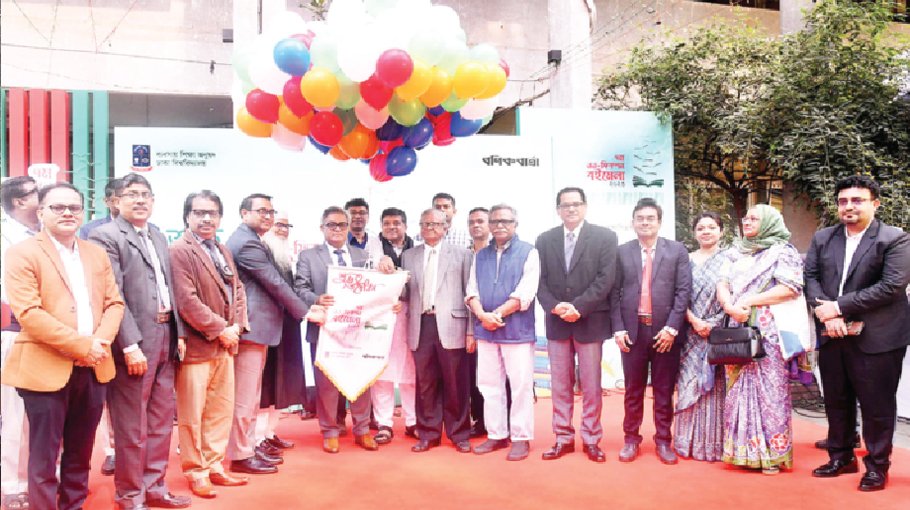 Students encouraged to study non-fiction literature