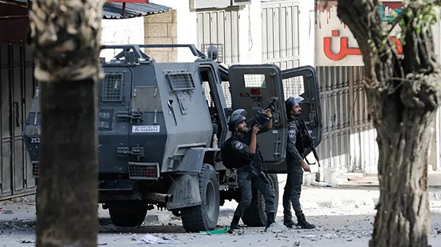 Israel troops kill 4 Palestinians  in West Bank raid