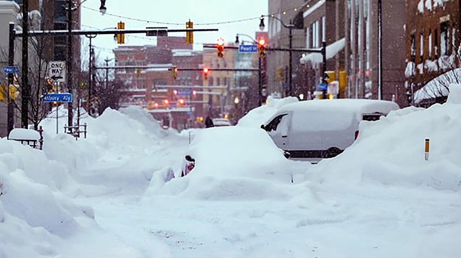 Winter storm threatens travel chaos on US east coast